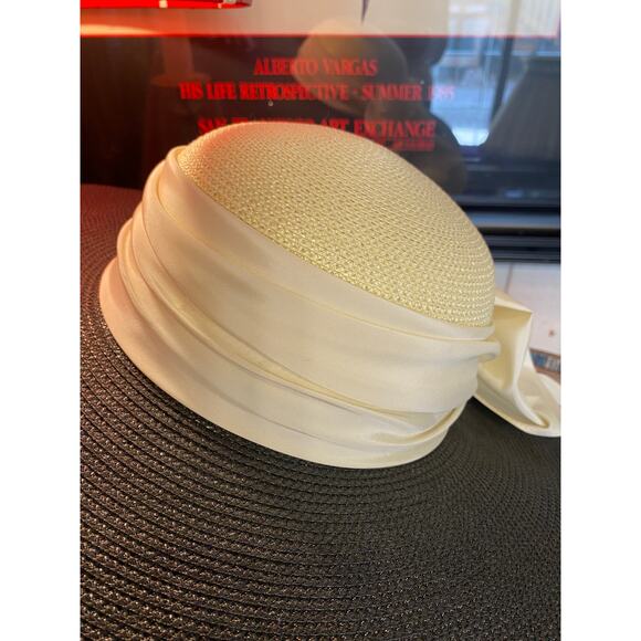 Vintage 1980s wide brim hat cream and black satin bow whittall classic 80 summer main image 8